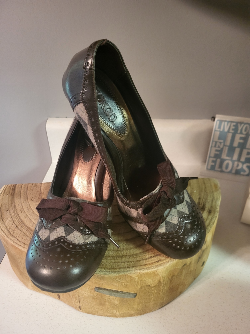 BONGO Brown Argyle Bow Heels